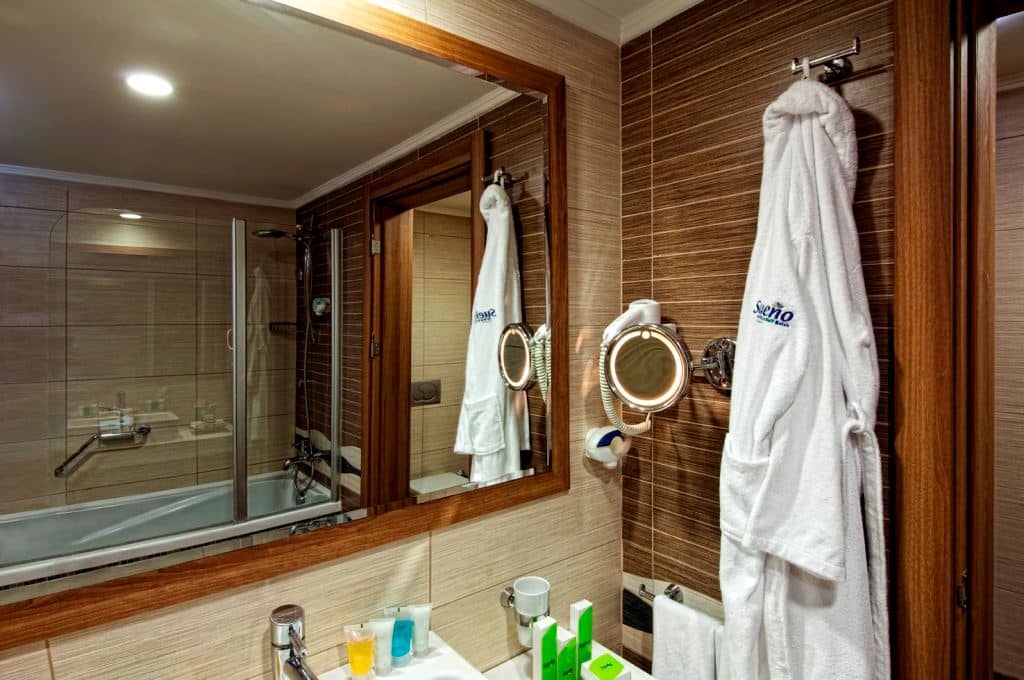 rooms-standard-room-land-view