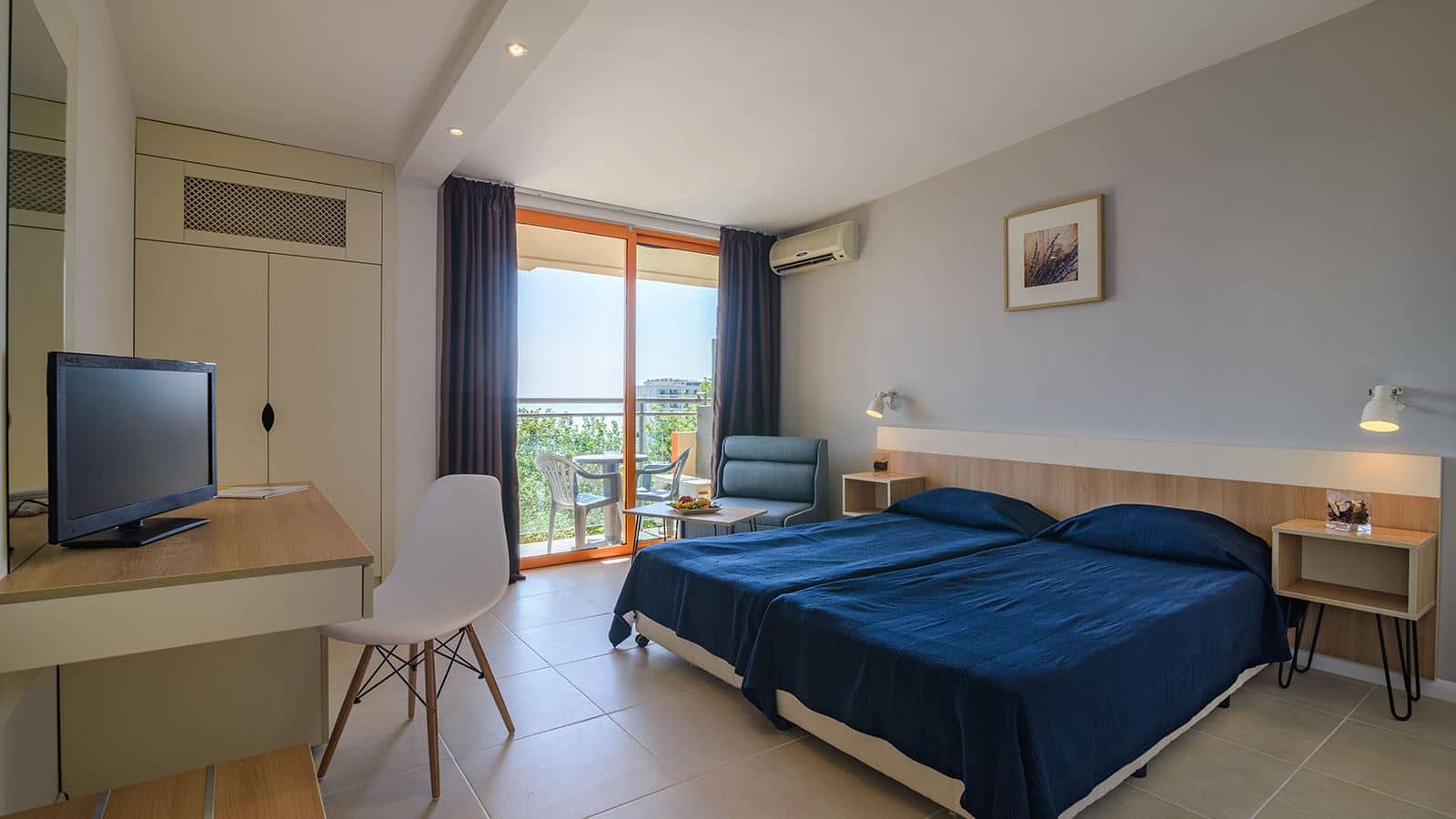 rooms-twin-standard-room-balcony-or-terrace