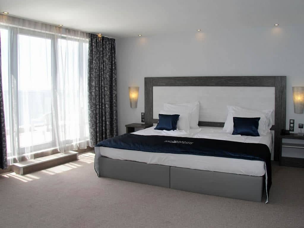 rooms-single-wchild-standard-room-seaview-balcony-or-terrace