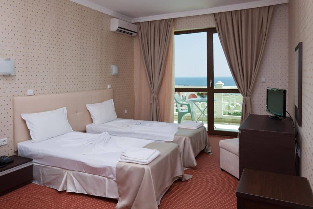 rooms-standard-room-balcony
