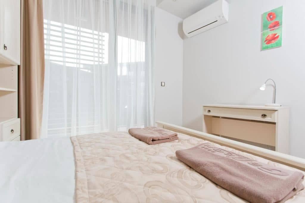 rooms-standard-apartment-landscapeview