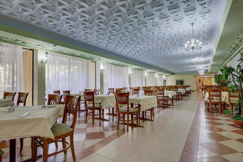 restaurants-restaurants