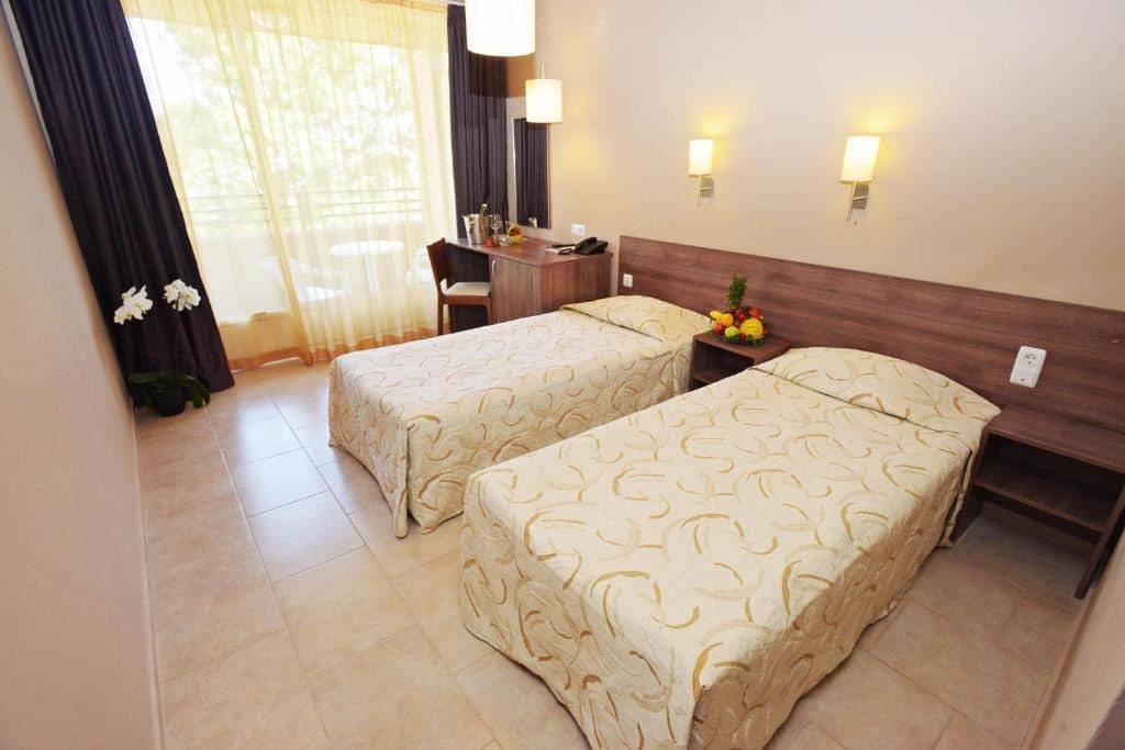 rooms-standard-room-balcony