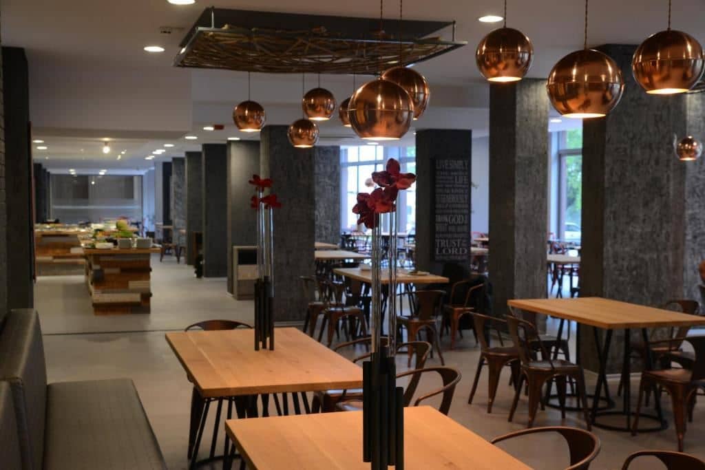 restaurants-restaurants
