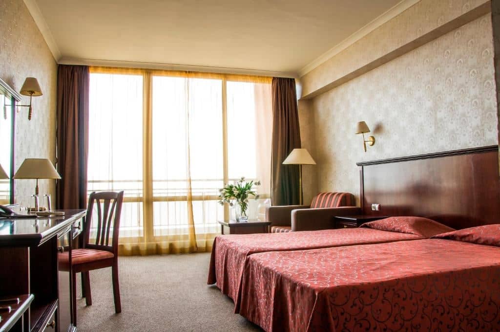 rooms-standard-room-balcony