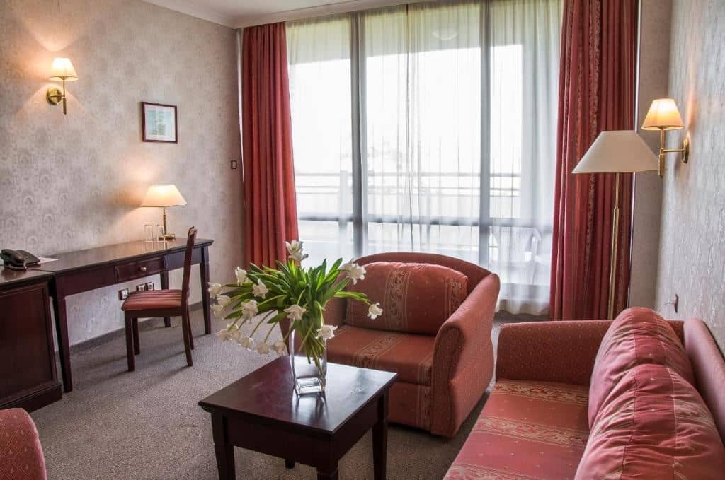 rooms-standard-apartment-balcony