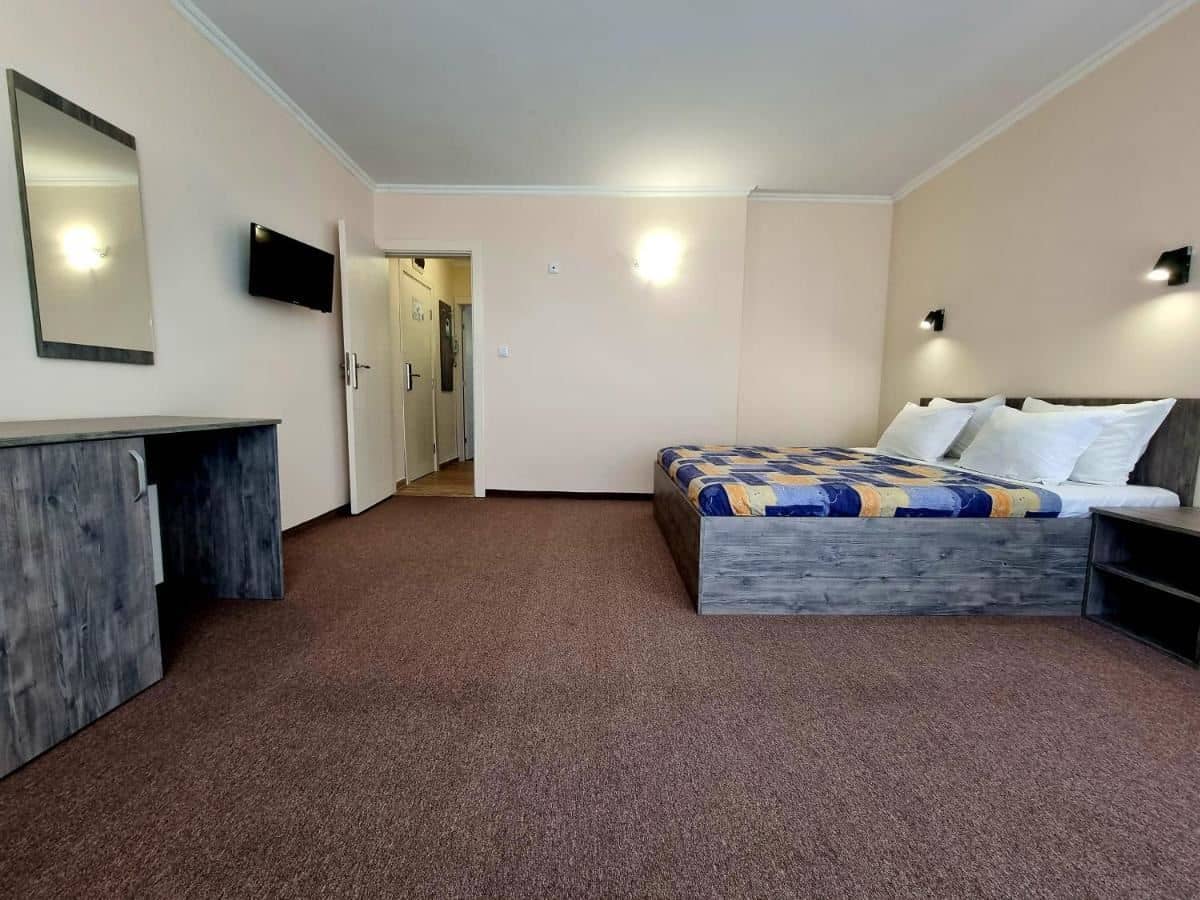 rooms-family-room