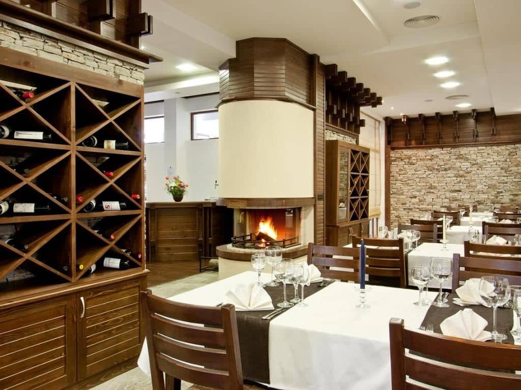 restaurants-restaurant