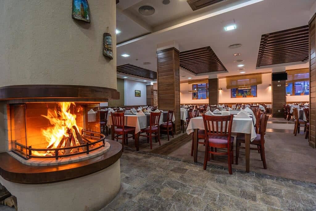 restaurants-restaurants