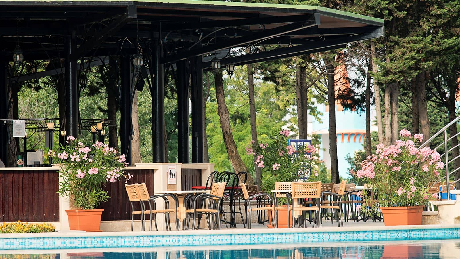 bars-pool-bar-sol-nessebar-palace