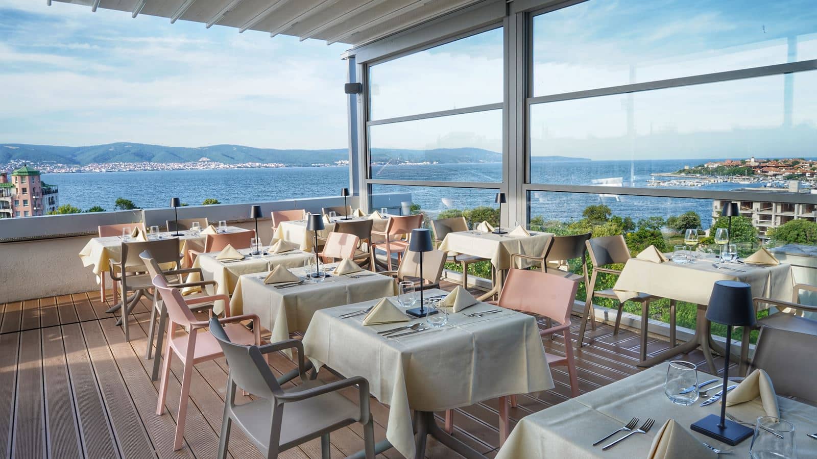restaurants-vista-del-mar-available-from-1006--1509