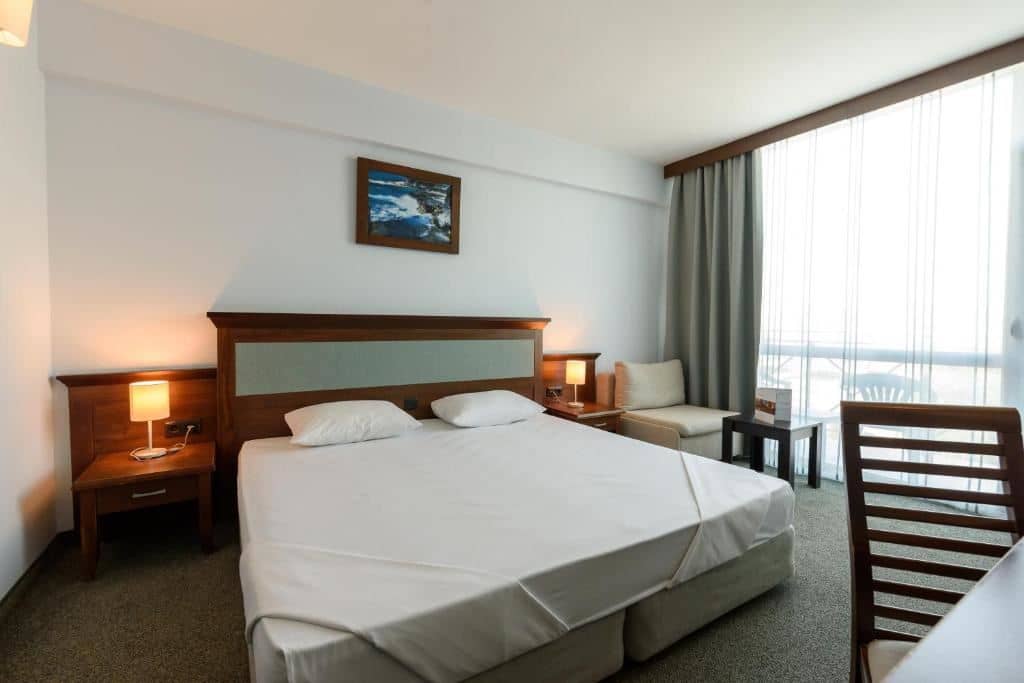 rooms-twin-standard-room-balcony