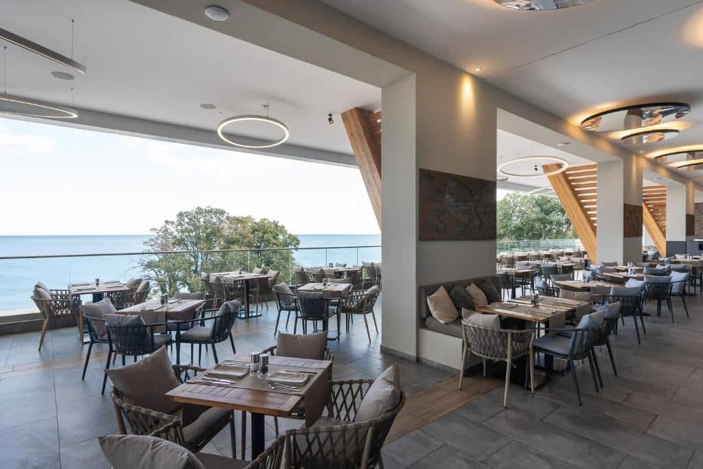 restaurants-restaurants