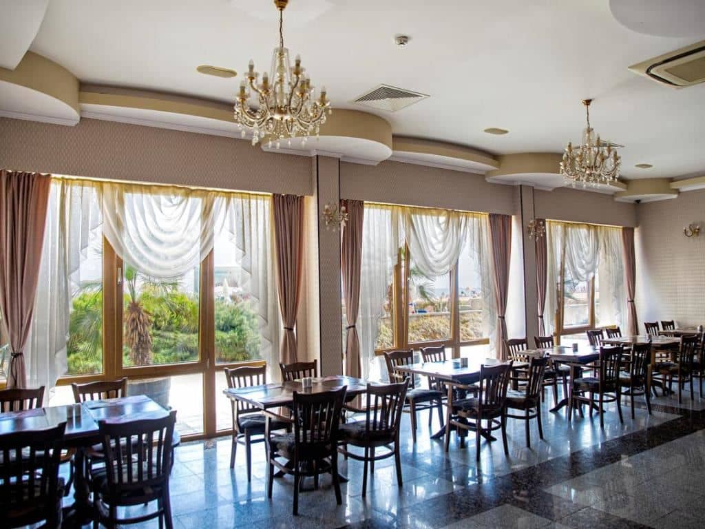 restaurants-restaurant