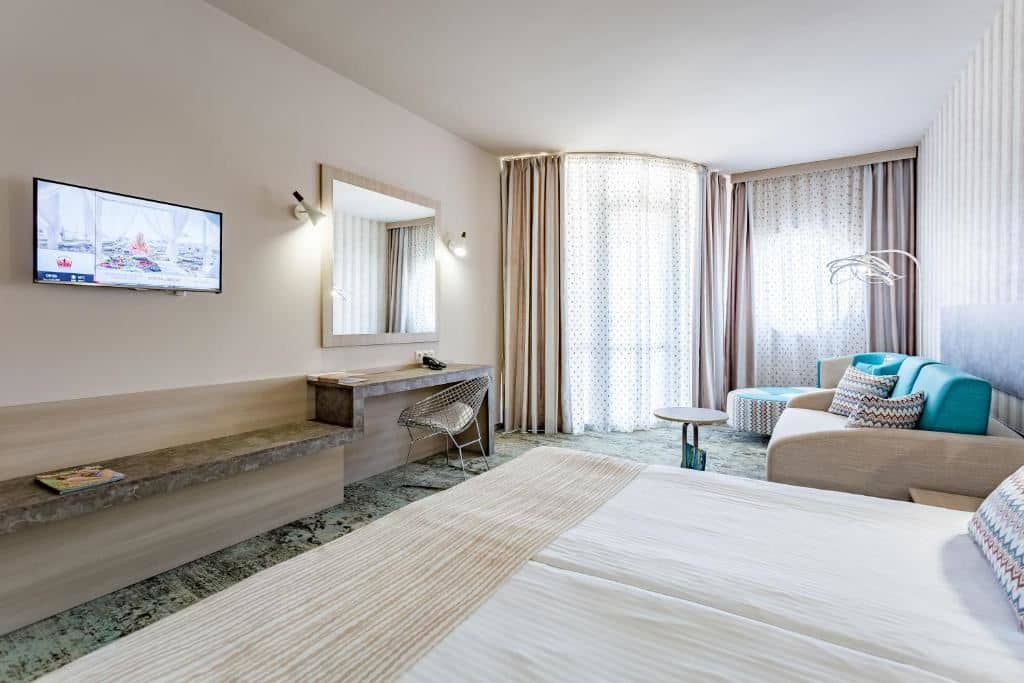 rooms-standard-juniorsuite-lateralseaview-balcony-or-terrace