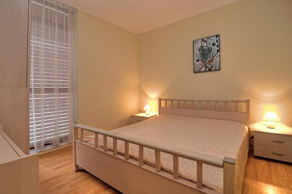 rooms-standard-apartment-balcony-or-terrace