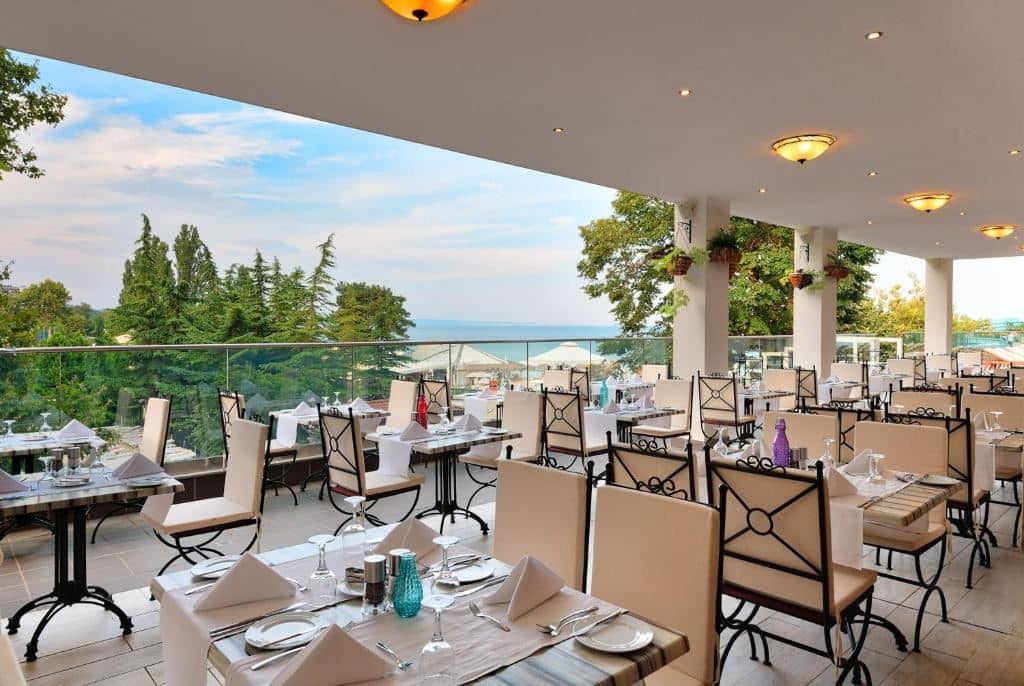 restaurants-restaurants