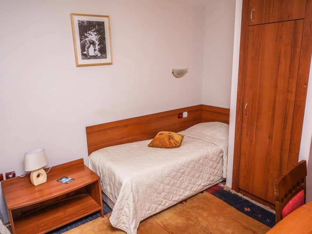 rooms-twin-standard-room