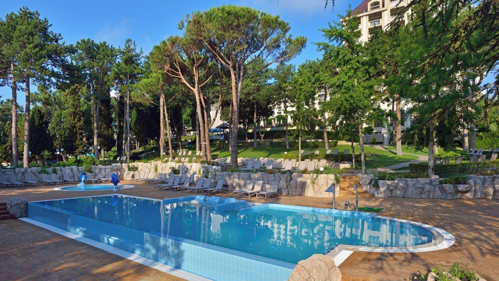 pools-outdoor-pool