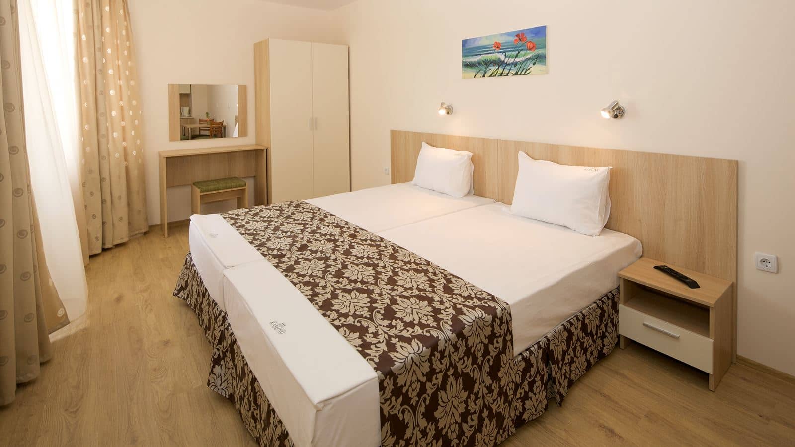 rooms-2-bedroom-standard-apartment-balcony