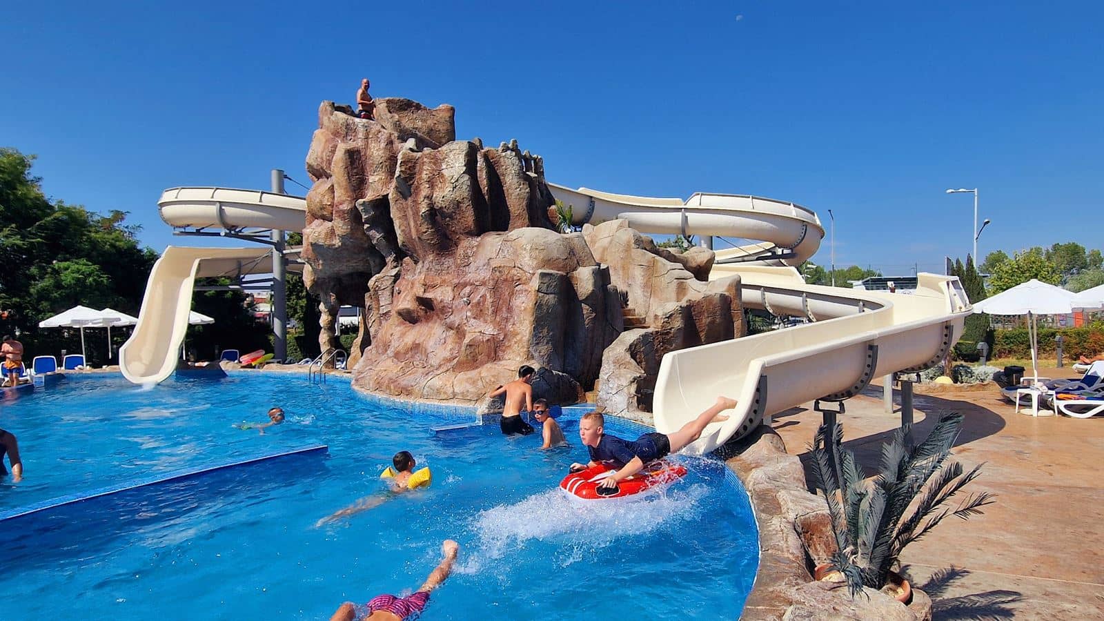 water-park-water-park