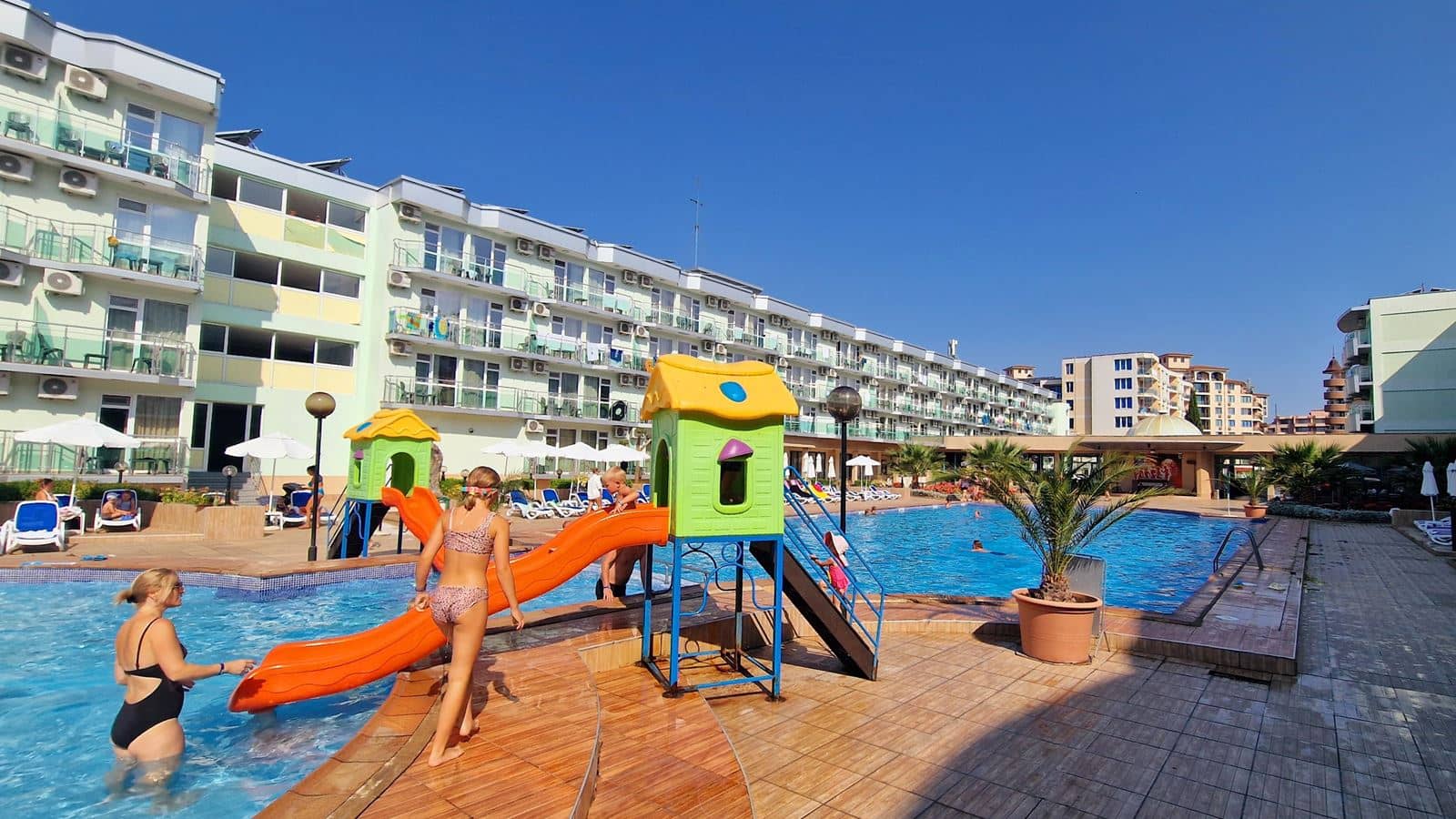 pools-outdoor-childrens-pool