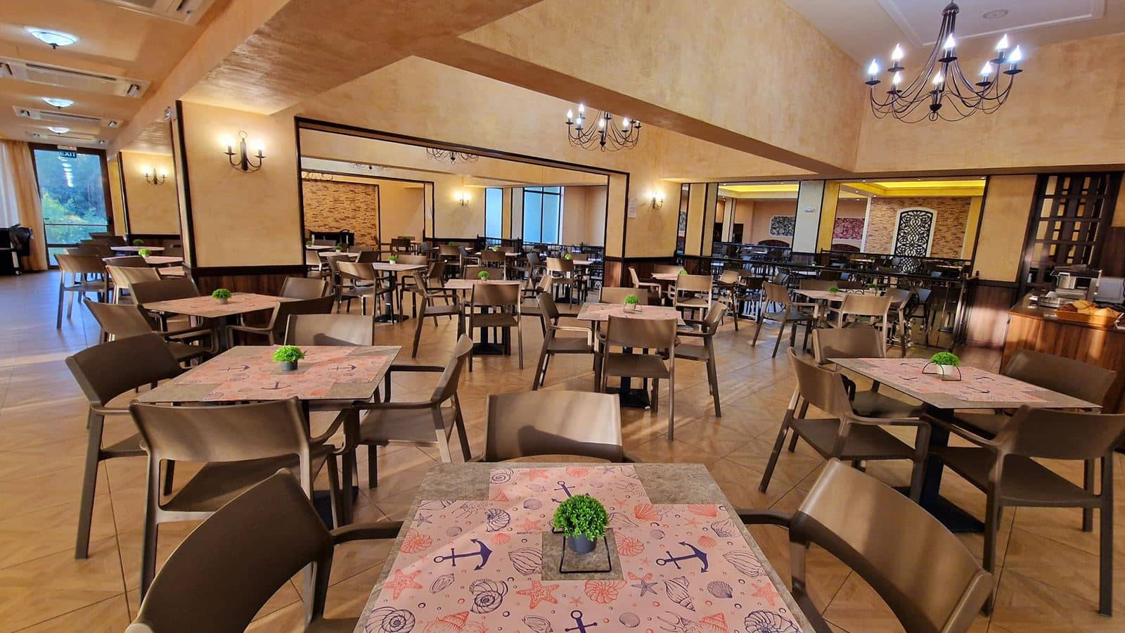 restaurants-restaurants