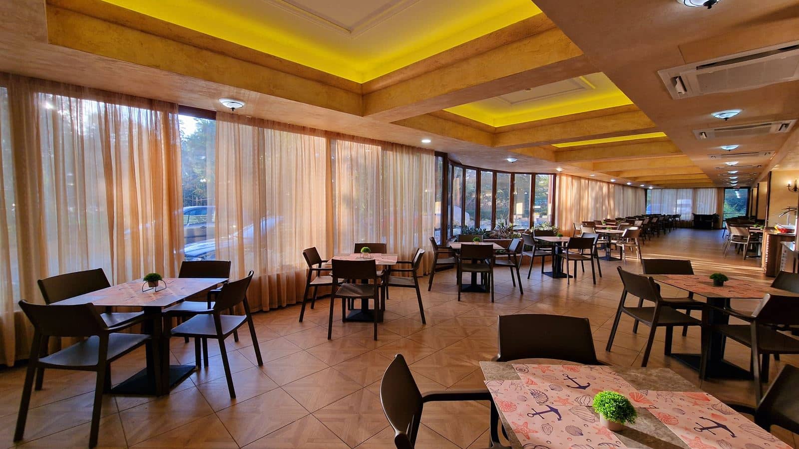 restaurants-restaurants