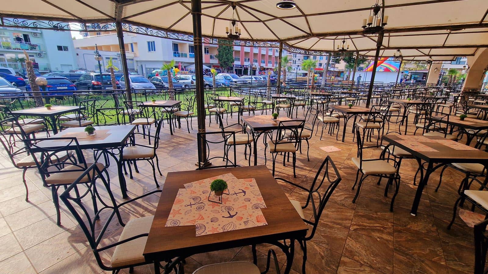 restaurants-restaurants