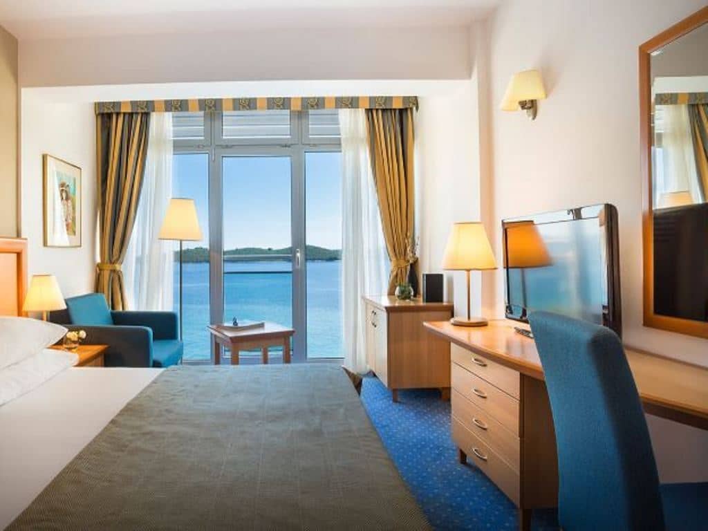 rooms-twin-superior-room-seaside