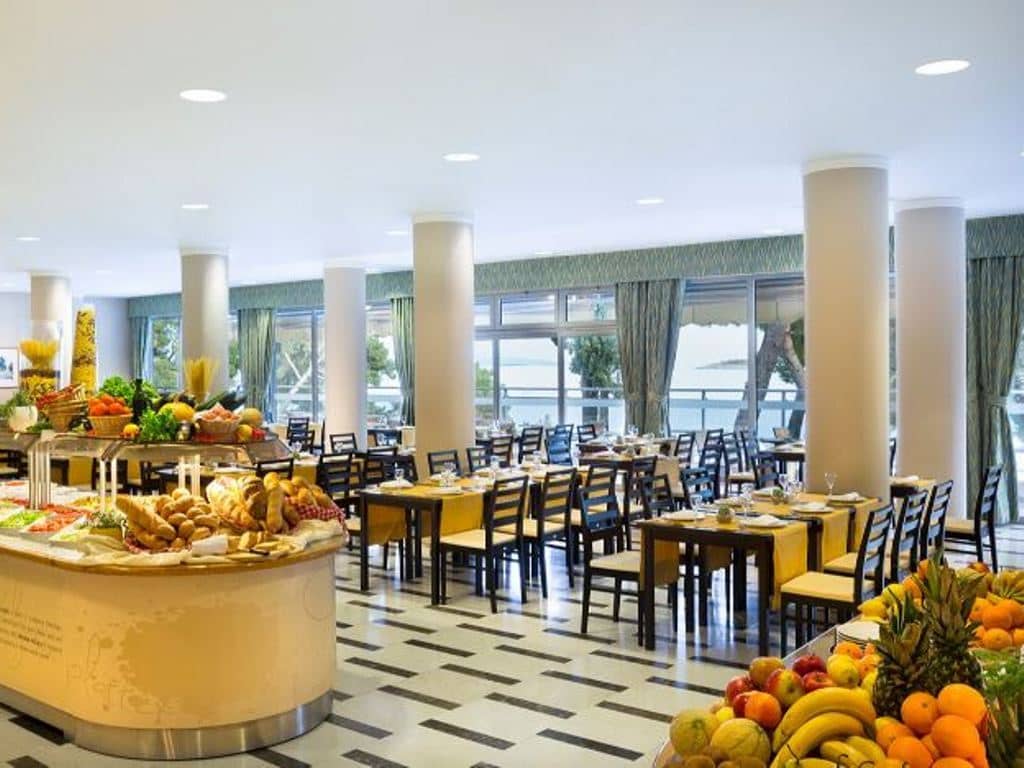 restaurants-restaurant
