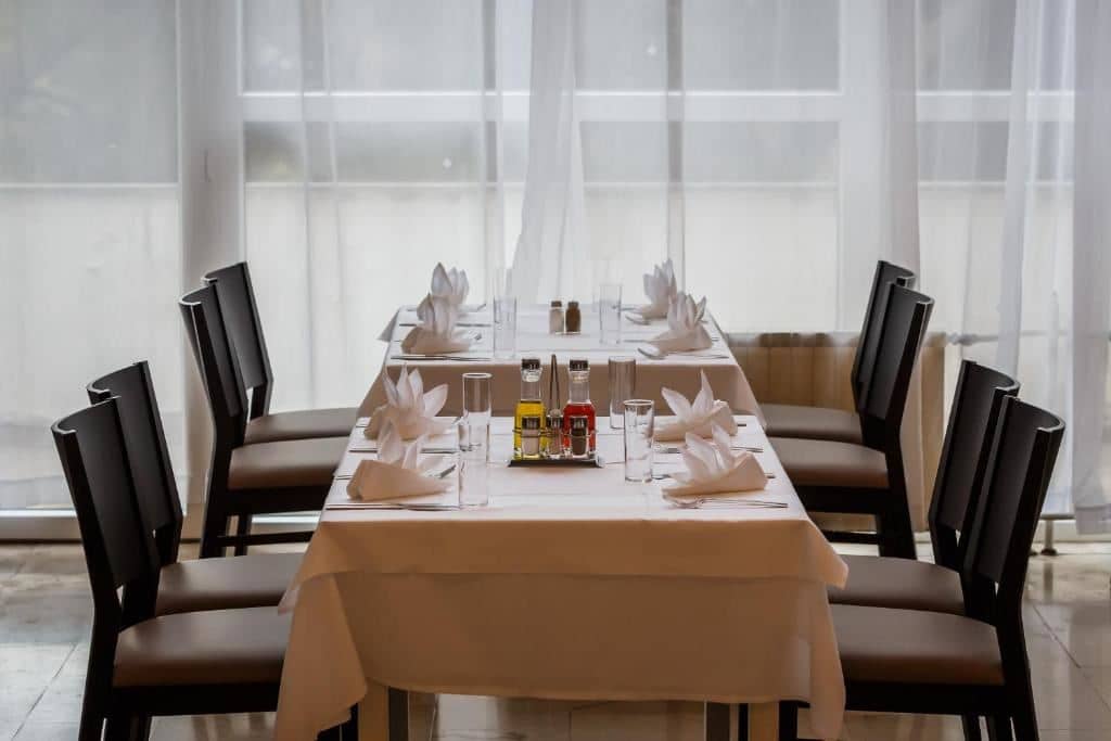 restaurants-restaurants