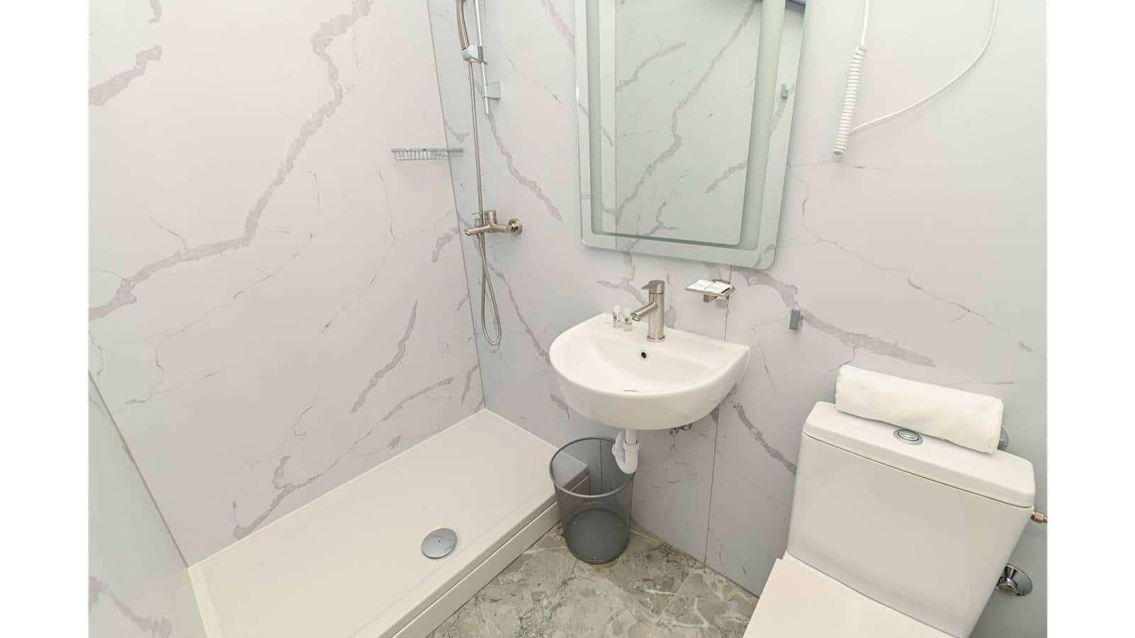 rooms-standard-room