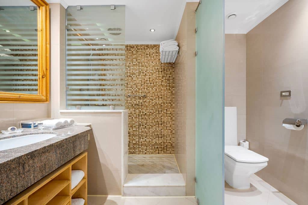 rooms-family-room