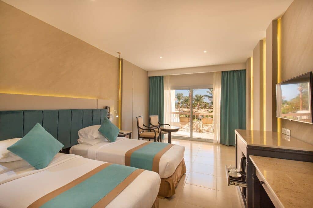 rooms-premium-deluxe-room-main-building