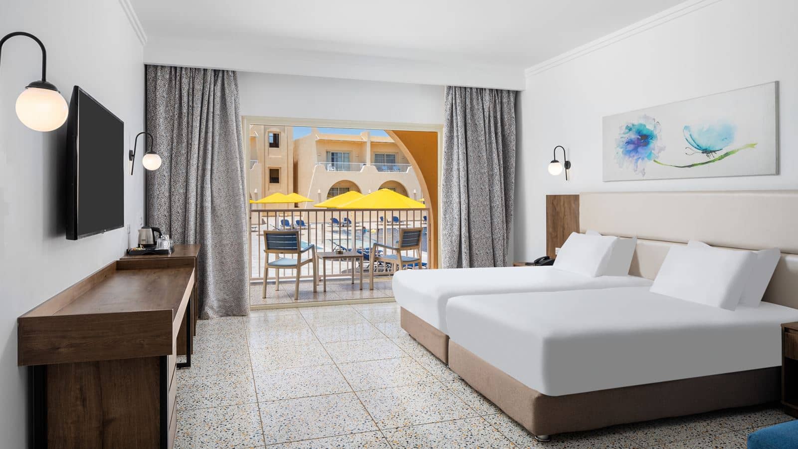 rooms-family-deluxe-pool-view-room