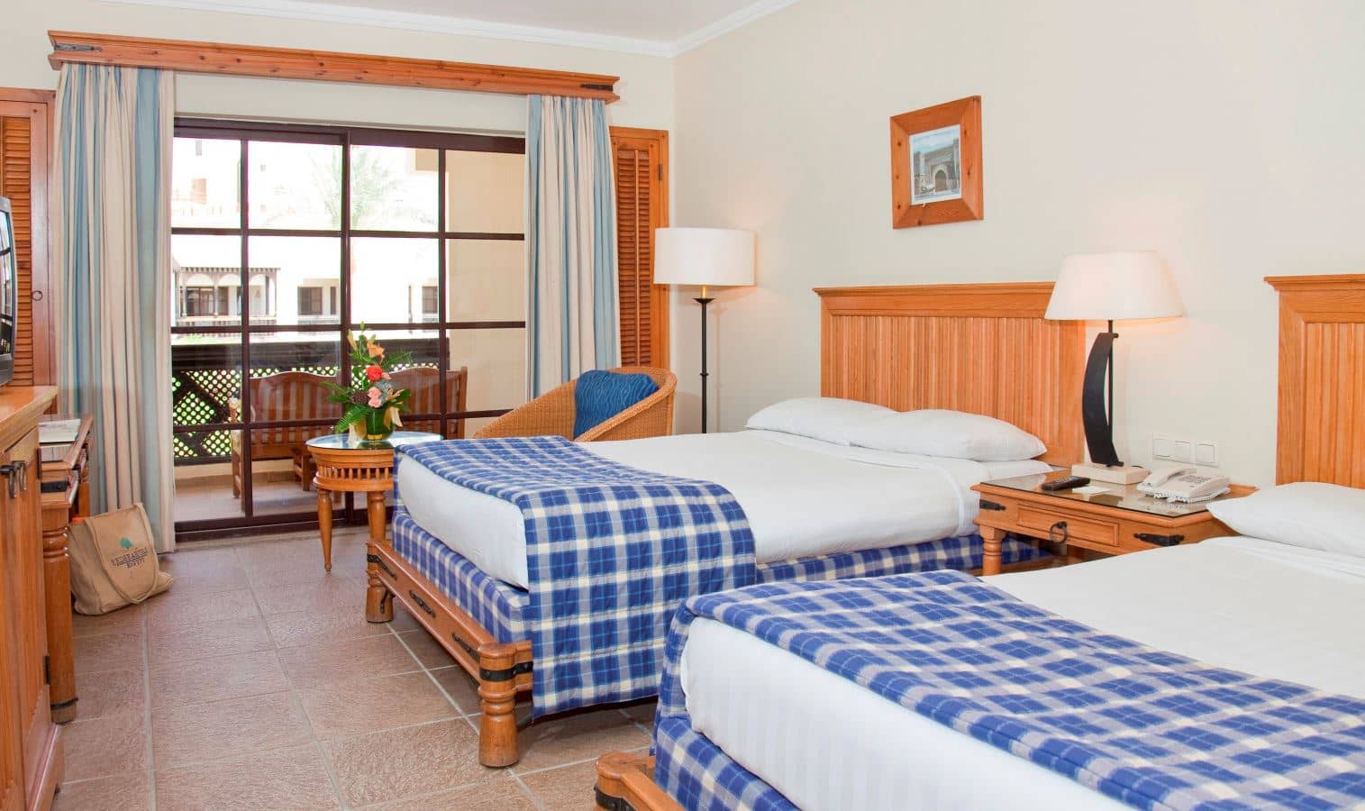 rooms-deluxe-room