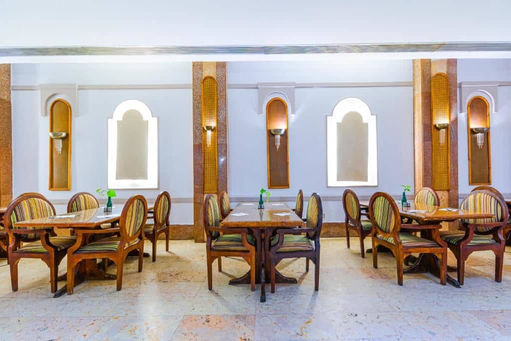 restaurants-restaurants