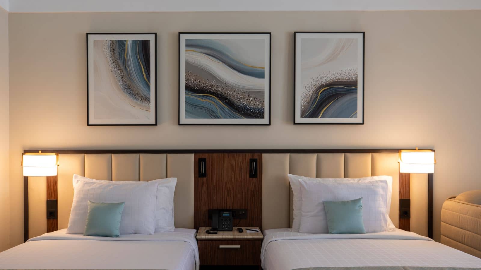 rooms-club-room-beach-front-view--vip-amenities