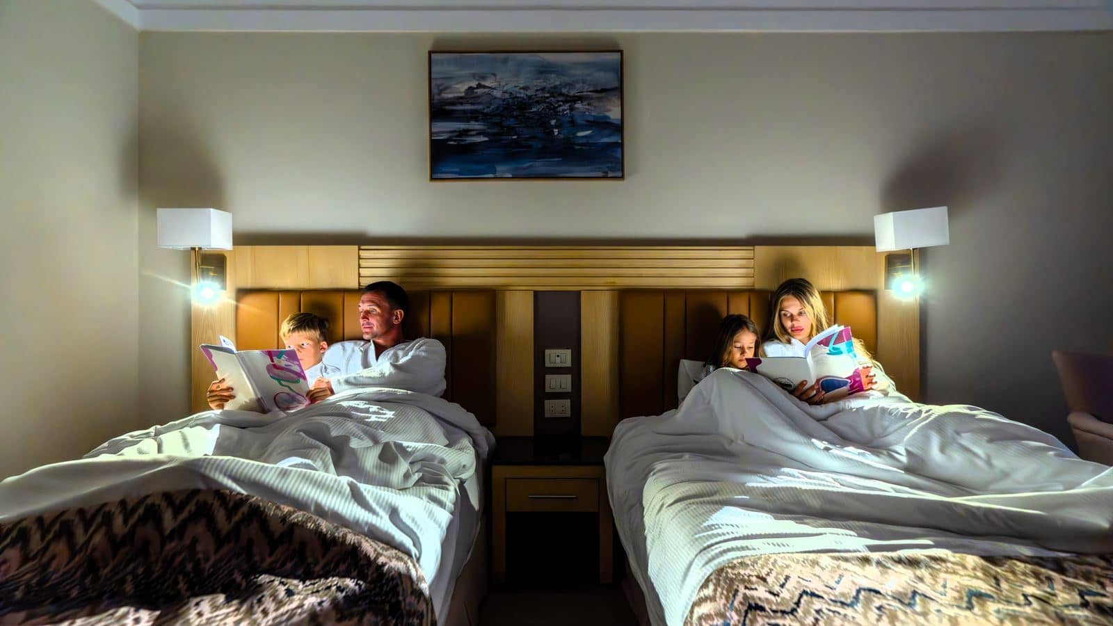 rooms-family-deluxe-aqua-room
