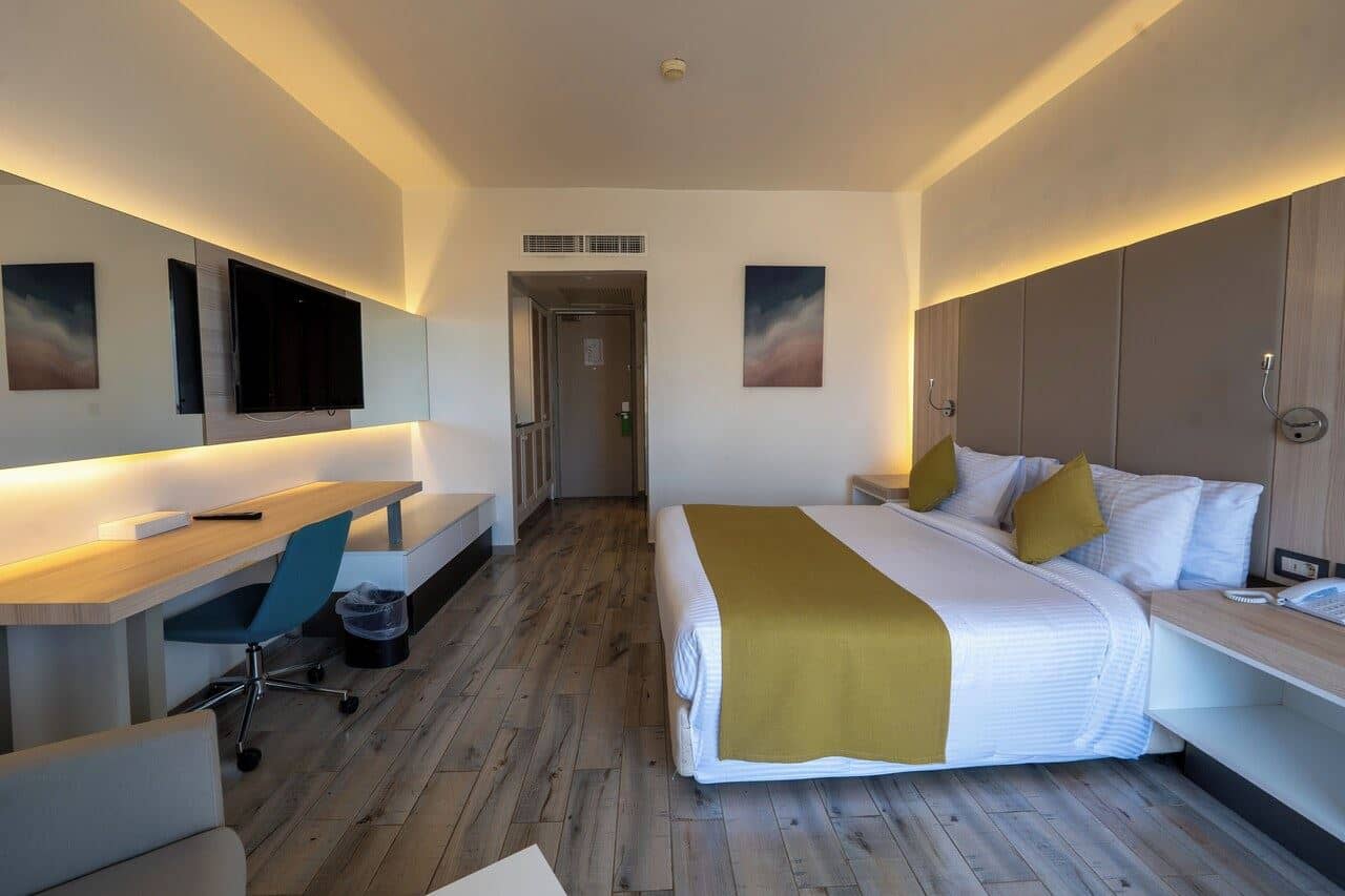 rooms-deluxe-room