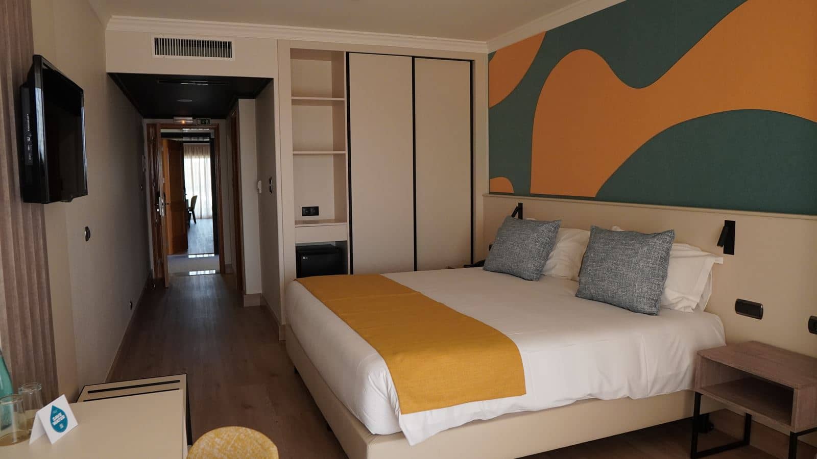 rooms-double-side-view-balcony-or-terrace-dbl-vm