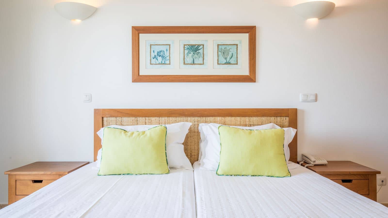 rooms-1v--1bedroom-apartment-sea-view