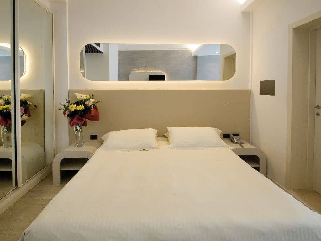 rooms-classic-room--with-balcony