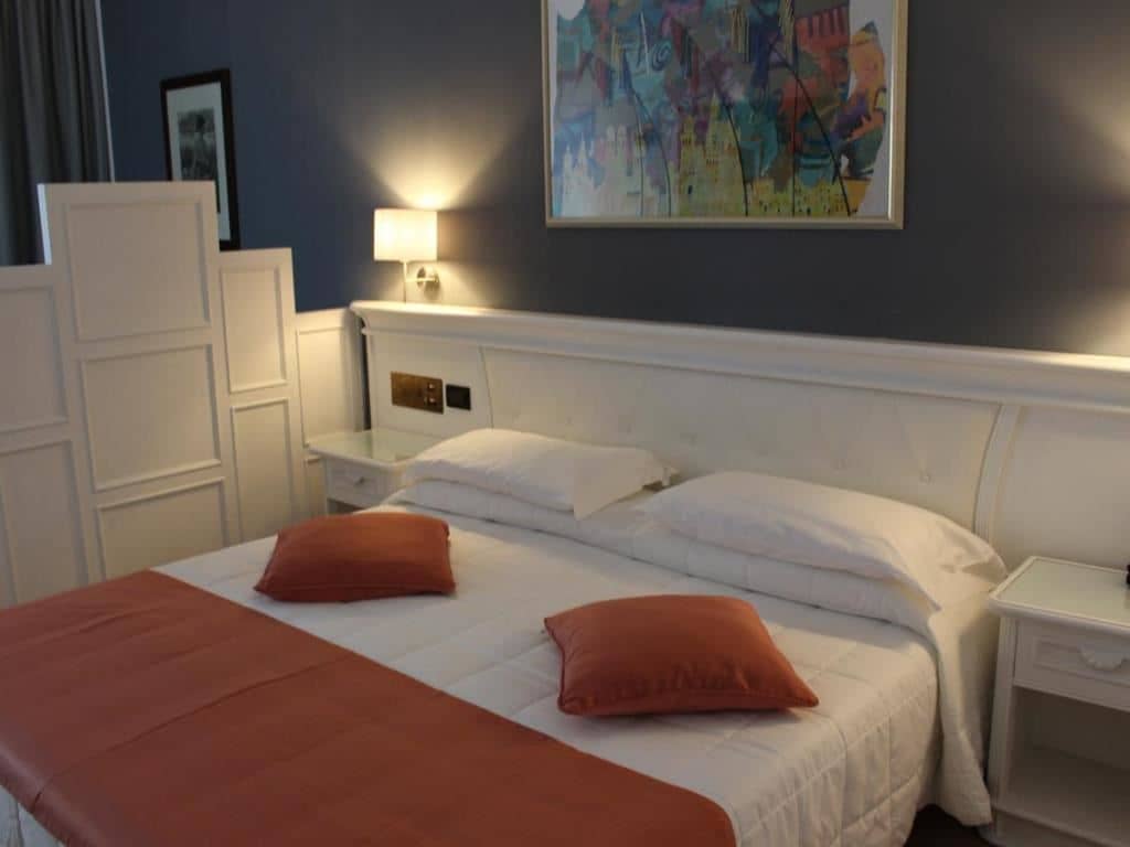 rooms-basic-room