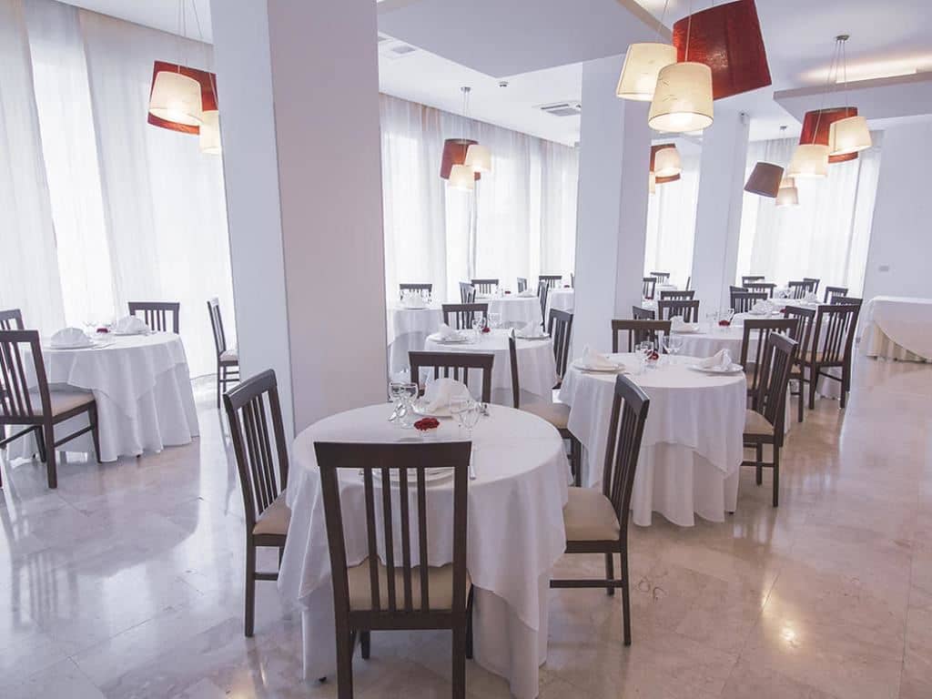 restaurants-restaurant