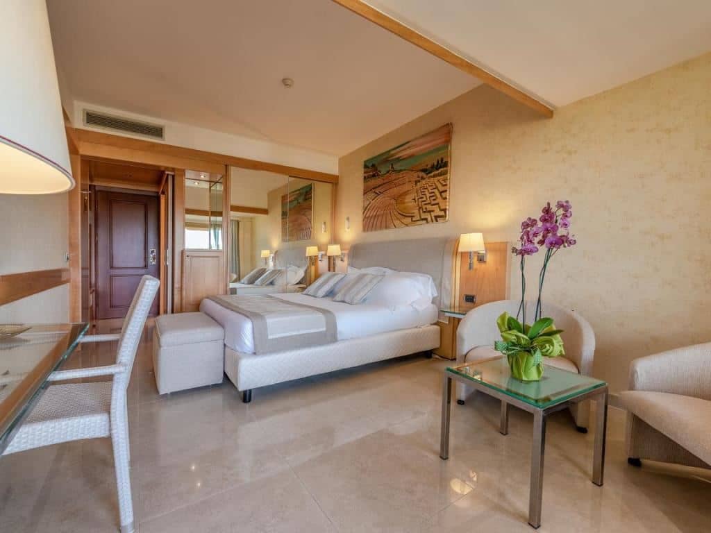 rooms-deluxe-room-with-balcony-or-terrace-with-promo-op1