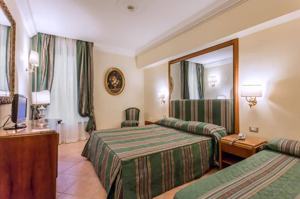 rooms-standard-room-triple