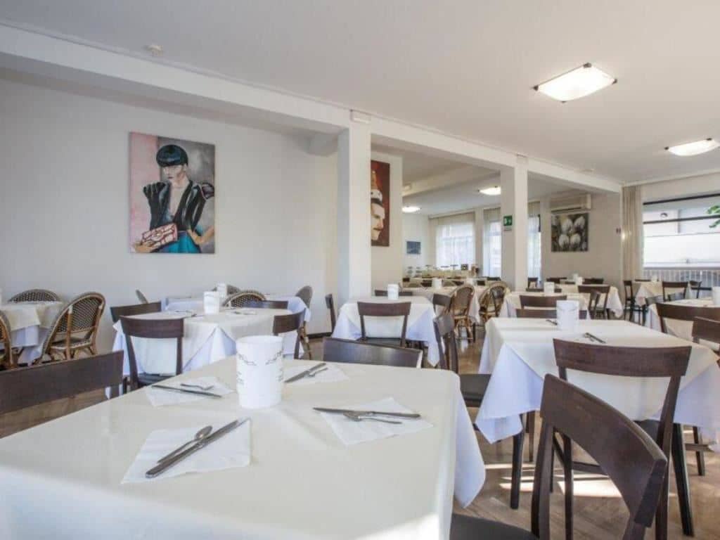 restaurants-restaurant