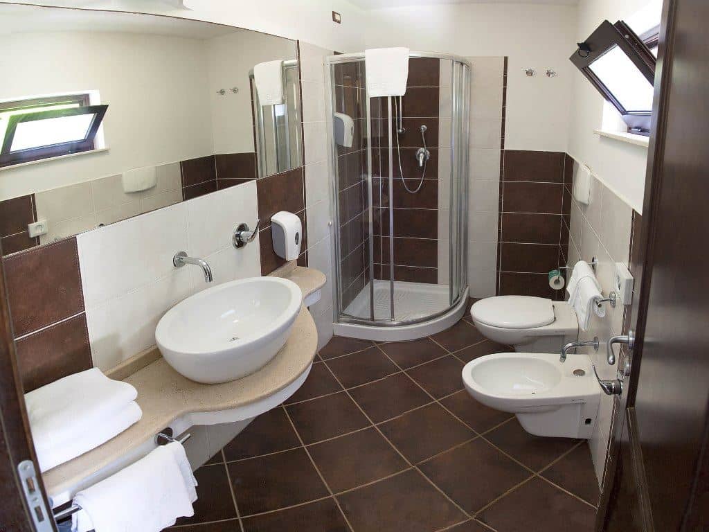 rooms-standard-room
